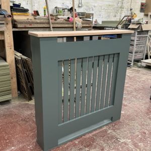 Card Room Green Vertical Slat Oak Top Cover