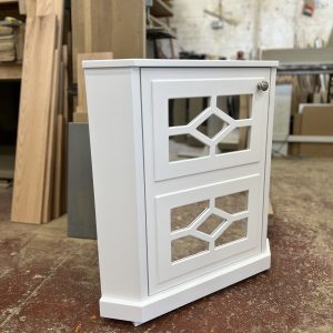 Corner Unit, Mirrored Diamond Fretwork